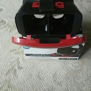 VR-Virtual Reality headset-RED